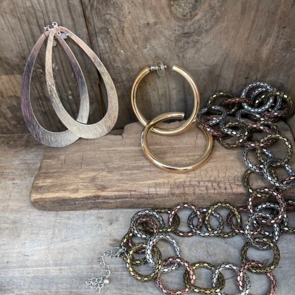 Jewely lot!  Hoop Earrings and Link Necklace - Picture 2 of 9